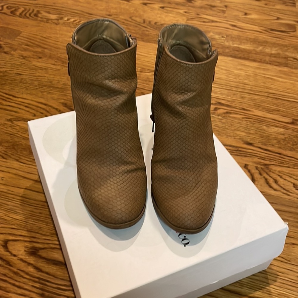 Style & Co. Booties - Picture 4 of 7